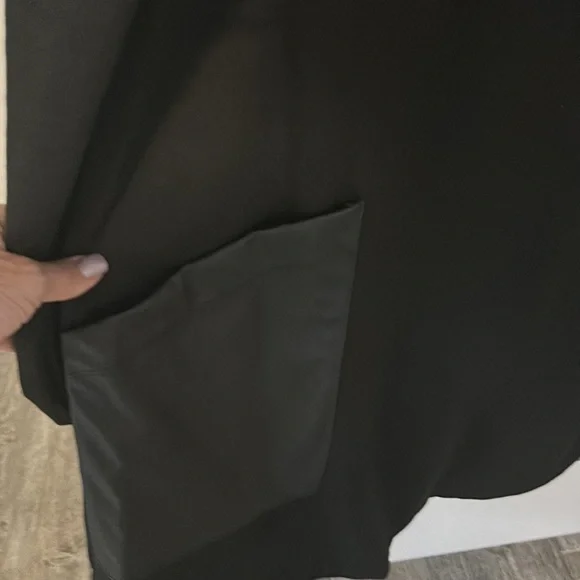 Bcbg sz lg swing dress with faux leather pockets like new!with faux leggings! - Picture 2 of 6